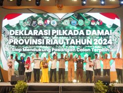 Seluruh Paslon Deklarasi Pilkada Damai Depan Forkompinda Riau