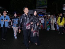 Kapolres Kuansing Hadiri Car Free Night Batik Kuansing Carnaval Dalam Rangka Peringatan Hari Jadi Kabupaten Kuansing ke-25