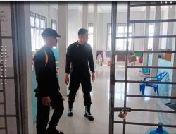 CEGAH GANGGUAN KAMTIB, PETUGAS PENGAMANAN LAPAS NARKOTIKA RUMBAI LAKUKAN KONTROL AREA LAPAS.