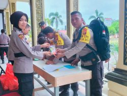 Bid Dokes Polres Kampar Siap Dukung Keamanan Personel, Bagikan Bekal Kesehatan untuk PAM TPS Pilkada 2024