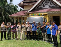 Polsek Logas Tanah Darat Kawal Pergeseran Kotak Suara Pilkada 2024 ke PPS Se-Kecamatan Logas Tanah Darat