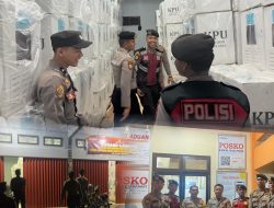 Personil Gabungan Polres Kuansing Cek Personil Pengamanan Gudang Logistik KPU Dalam Rangka OMP LK 2024