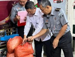 Plt. Kakanwil Ditjenpas Riau Tinjau Langsung Penyaluran Bahan Makanan di Lapas Kelas IIA Pekanbaru