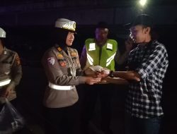 TIM SAHUR ON THE ROAD DITLANTAS POLDA RIAU SAMBANGI MASYARAKAT DI PENGUNGSIAN