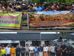 Ribuan Warga Adat Rantau Kasai Kepung Polres–DPRD Rohul, Tuntut Hak Ulayat dan Hentikan Kriminalisasi Tokoh Adat