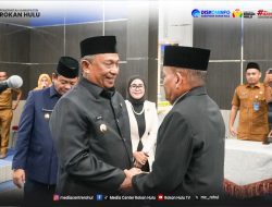 Bupati Anton Resmi Lantik Drs. H. Yusmar, M. Si Sebagai Pj Sekda Rokan Hulu.