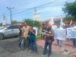 Terdakwa Narkoba 3000 Butir Ekstasi Divonis Rendah,Puluhan Massa ‘Serang’ Kantor Kejaksaan dan Pengadilan