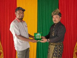 PT Jatim Jaya Perkasa Terima Plakat Penghargaan dari Dewan Pembina HPMM Rohil
