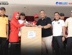 Meriahkan HUT RI Ke-81 Tingkat Kec.Rambah, Bupati Anton Lepas Jalan Santai di Taman Kota Pasir Pengaraian