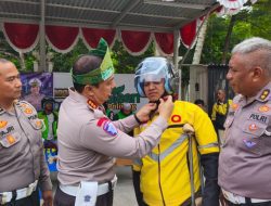 Dari Helm SNI hingga Bibit Pohon, Polantas Karib Tebar Berkah Bersama “Abang Ojol “