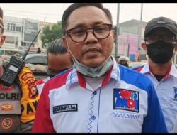 Peduli Kesehatan Warga, PWMOI Riau Bersama Polsek Binawidya Turun ke Jalan Bagikan Masker